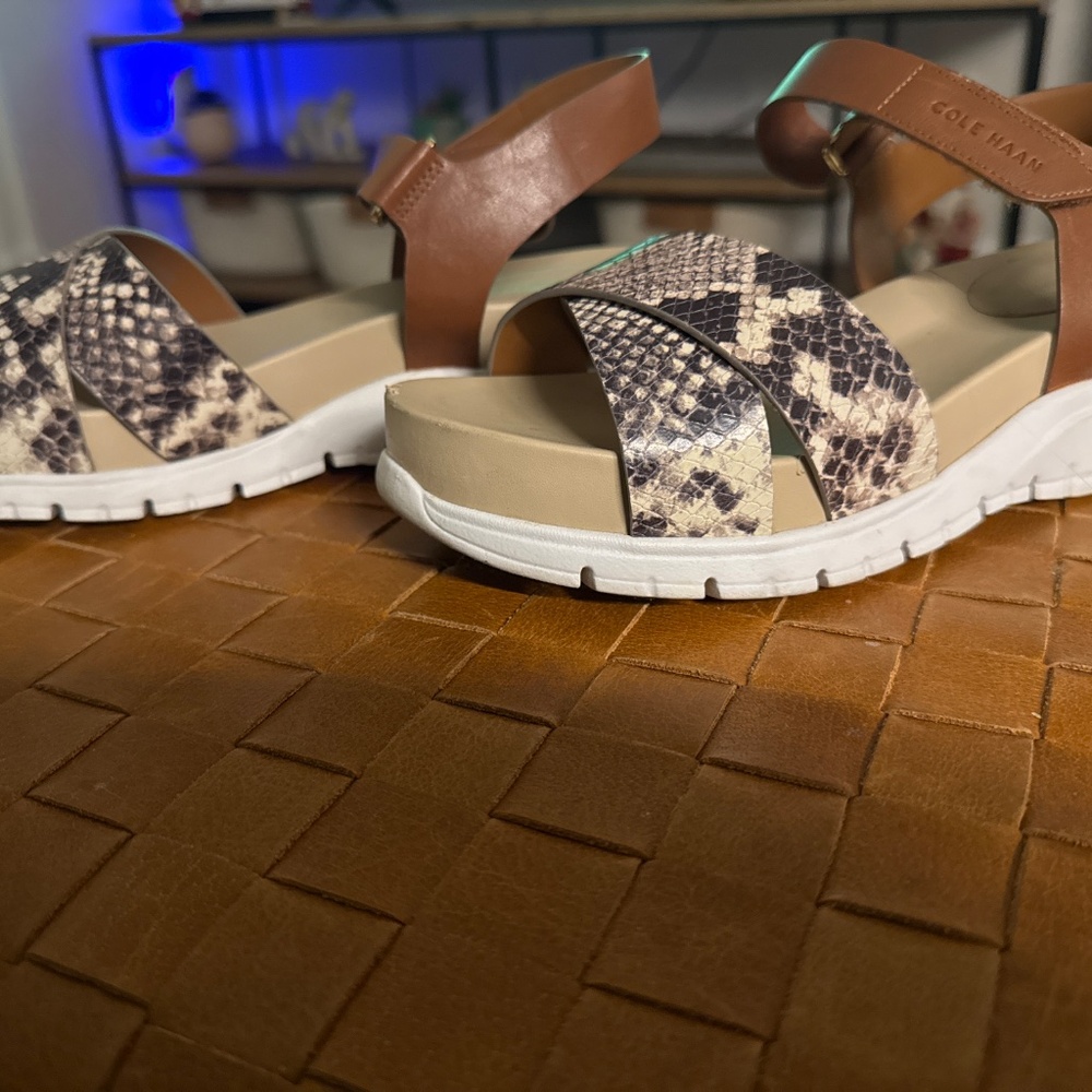 Sandals - Picture 2 of 3